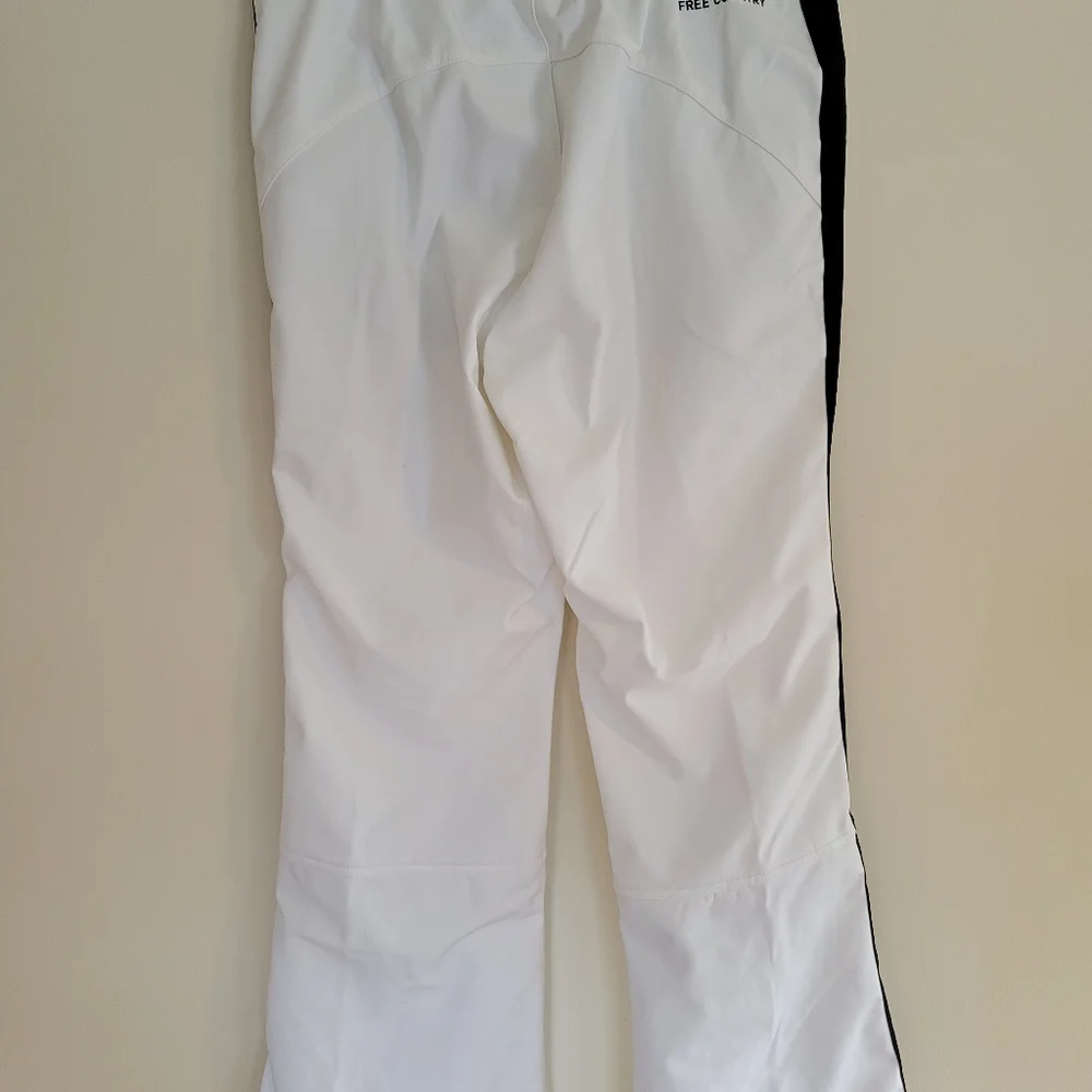 NWT Free Country White Softshell Snow Ski Pants Women's Size M - Picture 2 of 4
